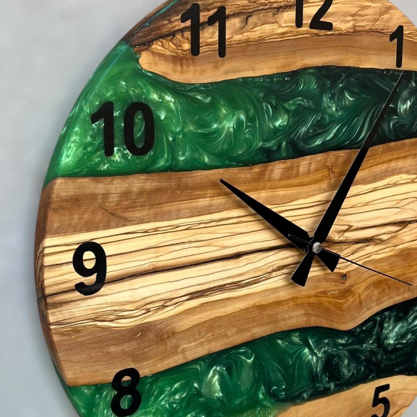 Epoxy Resin & Olive Wood Wall Clock: Emerald Green Accent