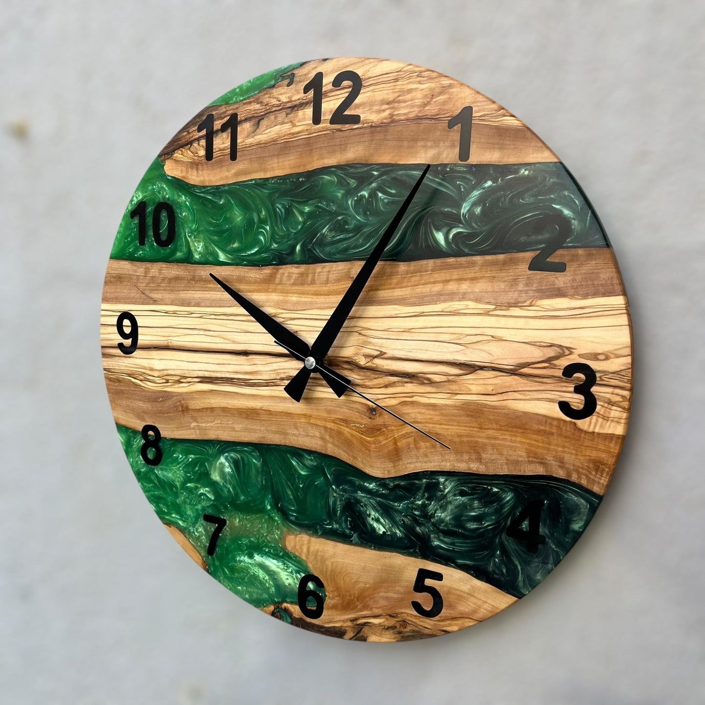 Epoxy Resin & Olive Wood Wall Clock: Emerald Green Accent