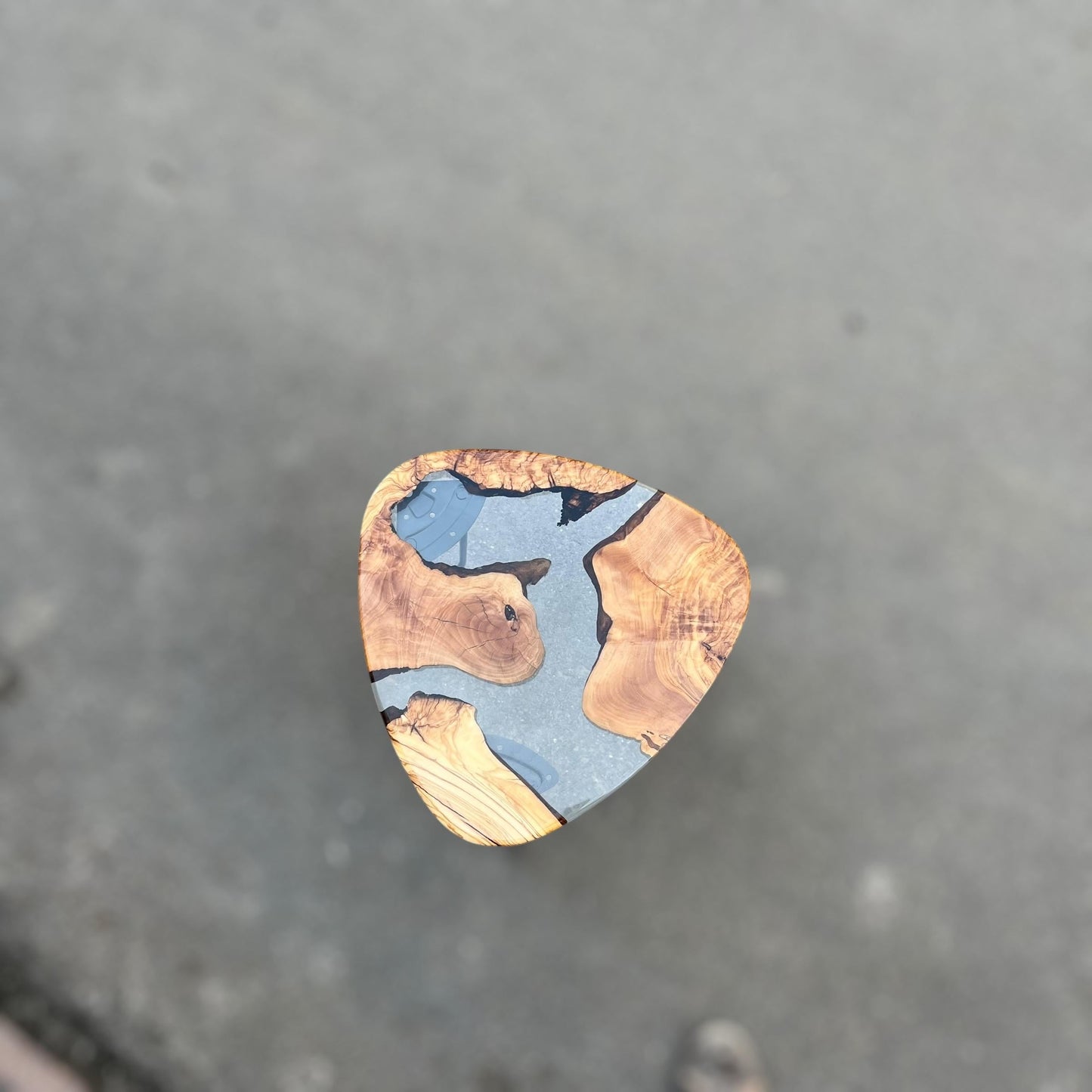 Triangle Epoxy Resin Coffee Table: Modern Olive Wood Accent Table