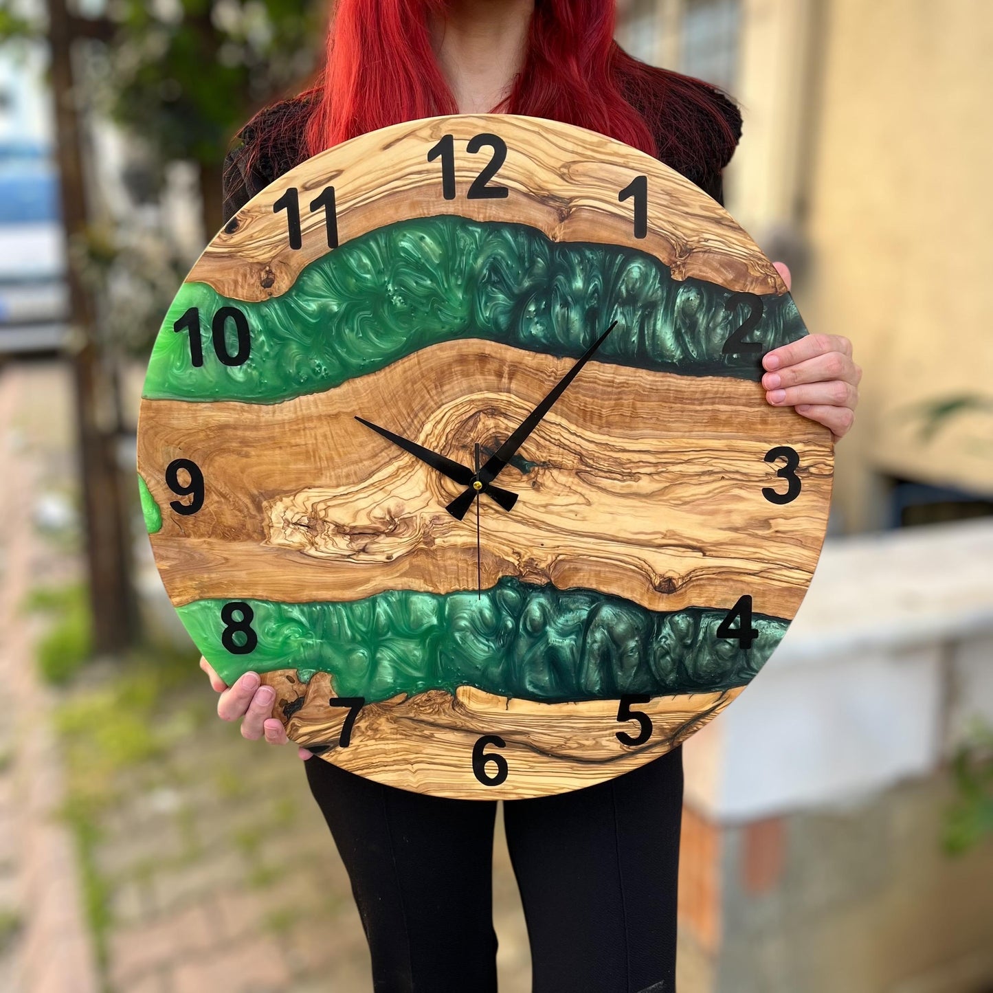 Epoxy Resin & Olive Wood Wall Clock: Emerald Green Accent