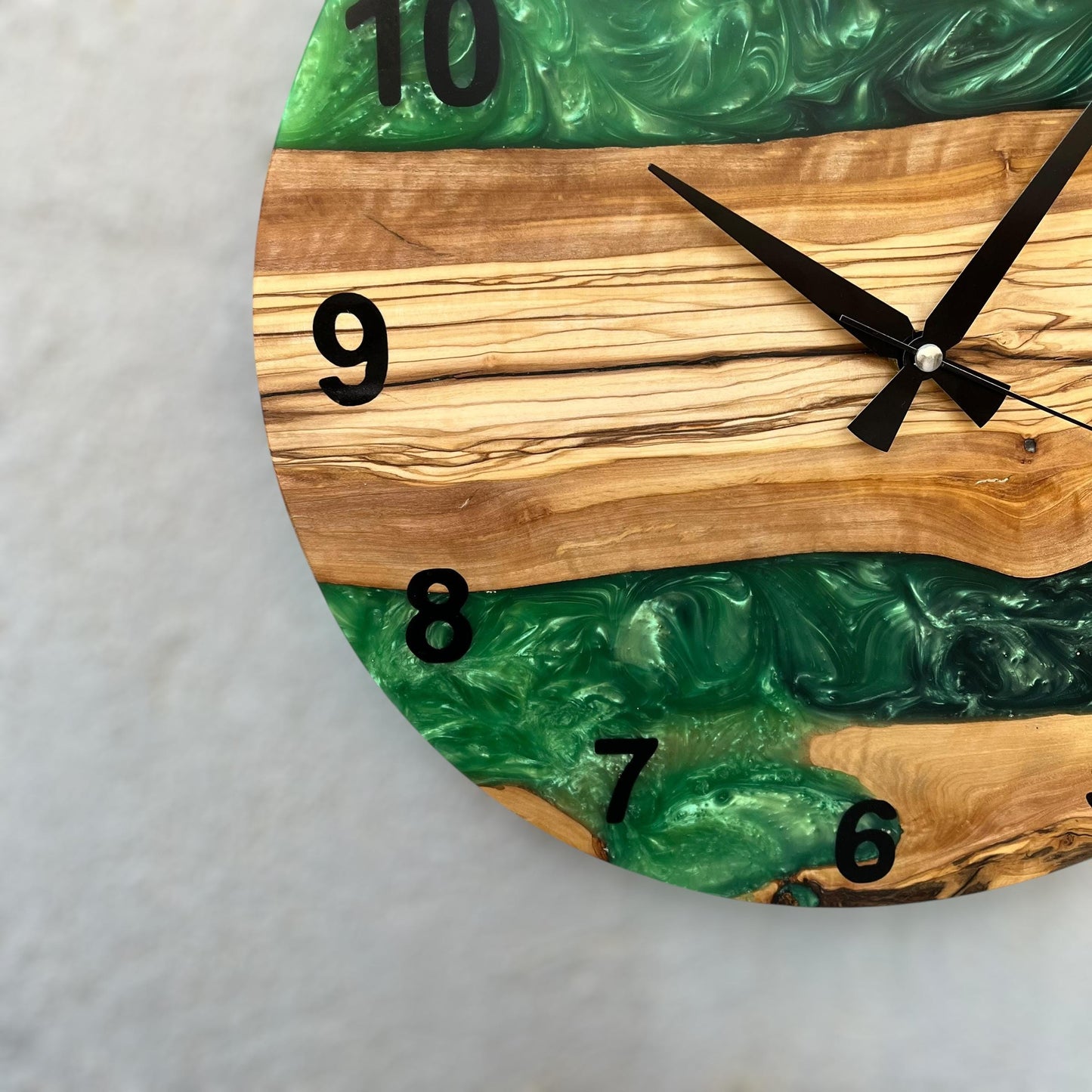 Epoxy Resin & Olive Wood Wall Clock: Emerald Green Accent