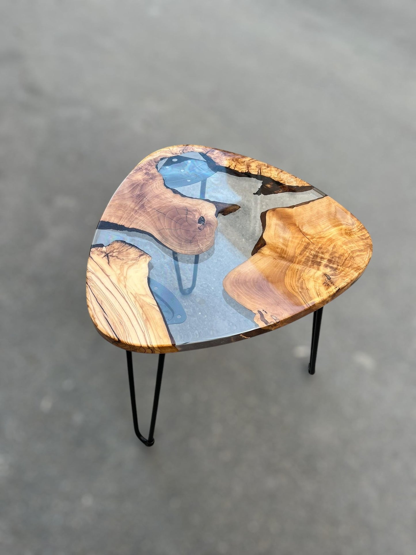Triangle Epoxy Resin Coffee Table: Modern Olive Wood Accent Table