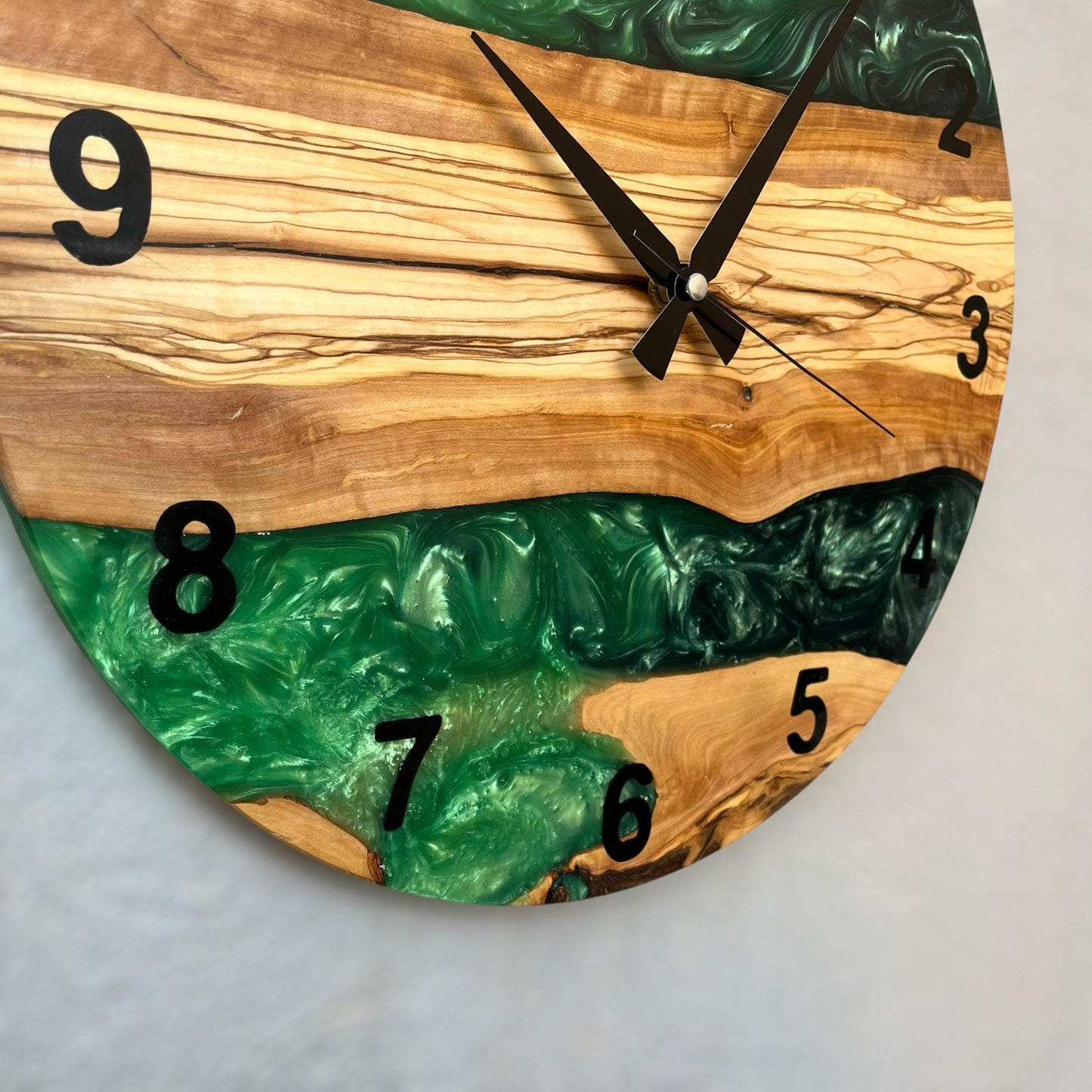 Epoxy Resin & Olive Wood Wall Clock: Emerald Green Accent