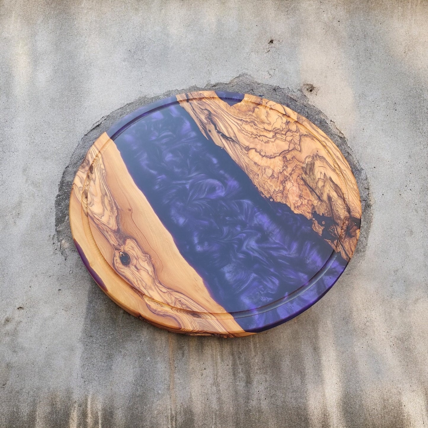 Resin Charcuterie Board: Olive Wood Epoxy River Cheese Board