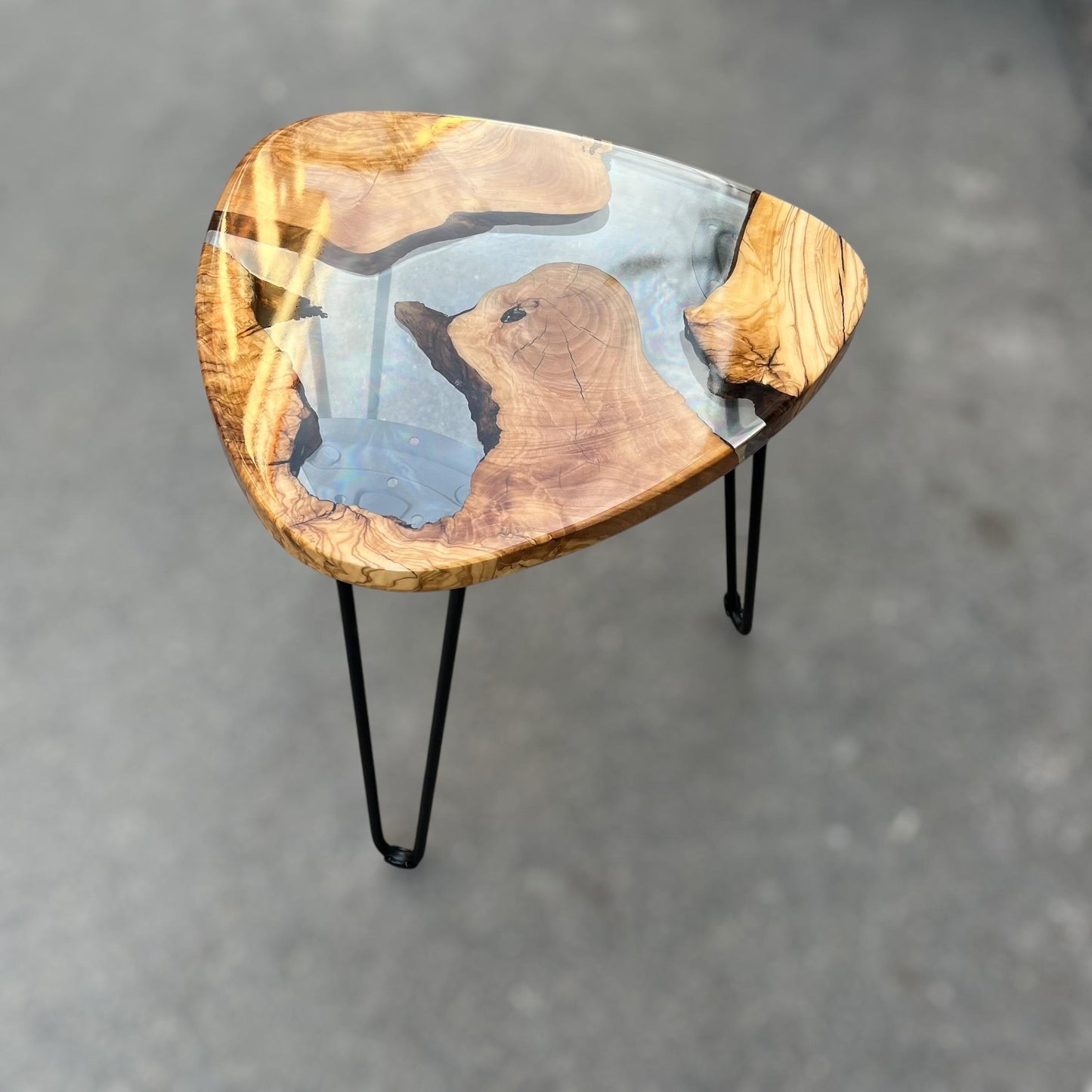Triangle Epoxy Resin Coffee Table: Modern Olive Wood Accent Table