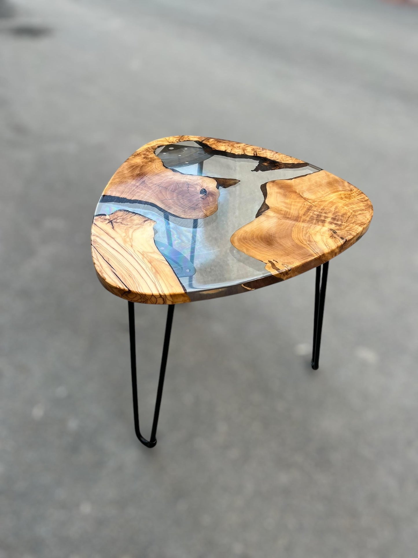 Triangle Epoxy Resin Coffee Table: Modern Olive Wood Accent Table