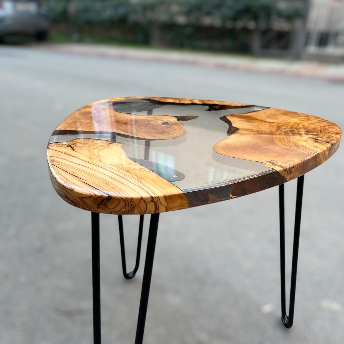 Triangle Epoxy Resin Coffee Table: Modern Olive Wood Accent Table